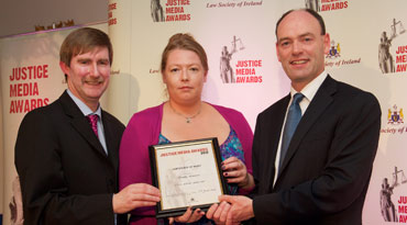 Trudy Waters accepting her certificate of merit for court reporting from the Law Society of Ireland. 